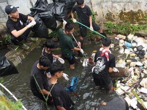 Kalangsari Pride, Para Pemuda Pemburu Sampah Sungai dari Tasikmalaya