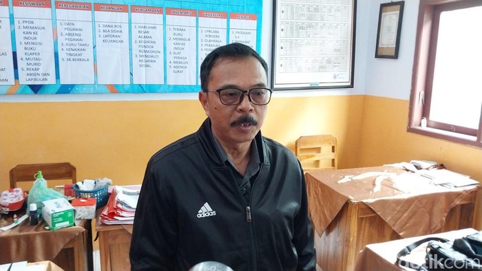 Ketua Kelompok Kerja Kepala Sekolah (KKKS) Pronojiwo Suparto