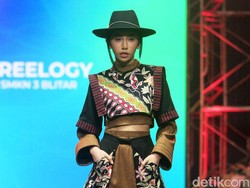 Foto: Koleksi Busana SMKN 3 Blitar Terinspirasi dari Makam Bung Karno