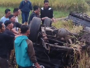Mobil Ditumpangi Satu Keluarga Tertabrak KA di Malang, 3 Orang Tewas