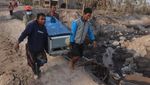 Korban Erupsi Semeru Selamatkan Barang-barang Berharga