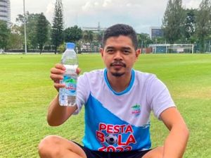 Bambang Pamungkas Sebut Air Mineral Kunci Jaga Kebugaran Atlet