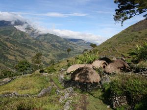 10 Gunung Tertinggi di Indonesia, Ada 1 Terasa Asing