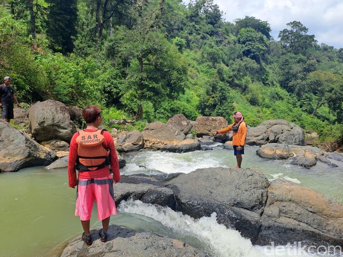 Lokasi kejadian pria tenggelam di sungai kawasan Kahyangan, Desa Dlepih, Kecamatan Tirtomoyo, Wonogiri, pada Minggu (4/12) siang. Foto diambil pada Senin (5/12/2022).