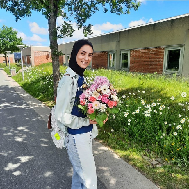 Aksi Maymi yang menampilkan kepiawaiannya memainkan bola yang di unggah ke akun @asgari_freestyle sudah ditonton lebih dari 19.7 juta Views di TikTok. Aksi Maymi banjir pujian dari warganet. Inilah yang ingin kita lihat dari sepak bola tidak ada perkelahian, tidak ada penyalah gunaan. Murni dan persababatan, ucap akun TikTok @JuanReyes. Kamu keren, kagum @preciosa0710.  Foto: Dok. Instagram @asgari_freestyle.