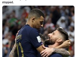 Meme Selebrasi Giroud dan Mbappe yang Membagongkan