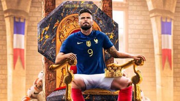 Olivier Giroud jadi trending topic Twitter dunia dengan 266 ribu tweet. Aksinya gemilang saat laga lawan Polandia di 16 besar Piala Dunia 2022. Foto: (Twitter)
