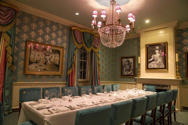 Merinding! Di 5 Restoran Terangker Ini Sering Ada Penampakan Hantu