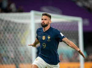 Oezil ke Giroud: Gol yang Bagus, Siapa yang Ngajarin Bro?
