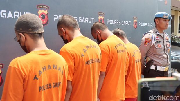 Para tersangka kasus narkoba di Polres Garut.