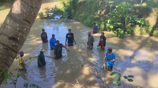 Pencarian bocah hilang terseret arus sungai di Bone.