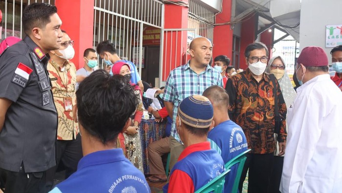 Pengecekan kesehatan di Lapas Sukabumi