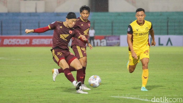 Pertandingan lanjutan BRI Liga 1 mempertemukan PSM Makassar menjamu Persikabo 1973 di Stadion Sultan Agung, Bantul, Yogyakarta, Senin (5/12/2022).