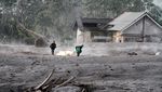 Rumah-rumah Warga Tertimbun Abu Vulkanik Gunung Semeru