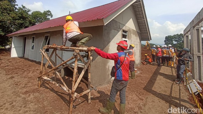 Rumah tahan gempa yang jadi percontohan di tempat relokasi Desa Sirnagalih Kecamatan Cilaku Cianjur
