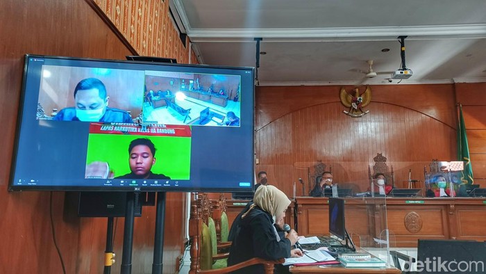 Sidang replik Doni Salmanan