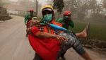 Ribuan Warga Mengungsi Akibat Erupsi Semeru