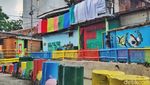 Kreatif! Gang Pinggir Kali di Tanah Abang Ini Dicat Warna-warni