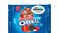 Bereksperimen dengan bebas, Oreo menciptakan rasa cherry cola yang unik. Perpaduan antara buah cherry yang segar dengan rasa cola berhasil dipasarkan sebagai minuman yang disukai banyak orang, hal ini membuat oreo mencoba menirunya. Foto: Eat This, Not That
