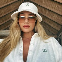 Wanita yang kecantikannya kerap disandingkan dengan Shakira tersebut dulu adalah seorang supermodel. Kini ia lebih aktif sebagai desainer yang meluncurkan Lunilou, label produk bayi organik dan eco-friendly.Foto: Instagram