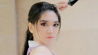 Namun, YKLN menegaskan bukan wanita yang bisa diajak melakukan hal aneh. (Foto: dok Instagram)