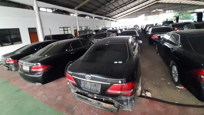 33 unit mobil yang dilelang Kemensesneg