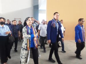 AHY Bicara BBM Naik Picu Inflasi di Depan Mahasiswa Unwira Kupang