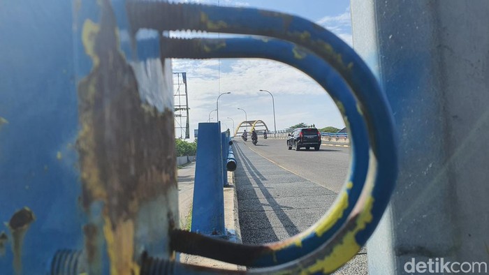 Besi jembatan Siak II di Pekanbaru hilang (Raja Adil/detikSumut)