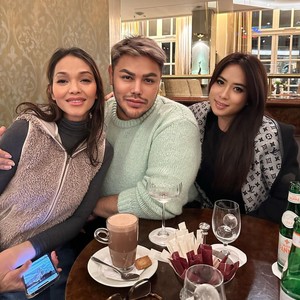Momen Ivan Gunawan Makeover Bunda Corla saat di Jerman, Begini Hasilnya Momen Ivan Gunawan Makeover Bunda Corla saat di Jerman, Begini Hasilnya