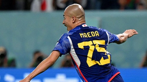 Japans forward #25 Daizen Maeda celebrates scoring his teams first goal during the Qatar 2022 World Cup round of 16 football match between Japan and Croatia at the Al-Janoub Stadium in Al-Wakrah, south of Doha on December 5, 2022. (Photo by OZAN KOSE / AFP) (Photo by OZAN KOSE/AFP via Getty Images)