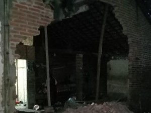 Paniknya Warga Jember Diguncang Gempa M 6,2 dan 53 Kali Guncangan Susulan