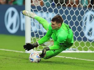 Kiper Kroasia Memang Jagonya Adu Penalti