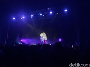 Bersenang-senang dengan DPR di Konser DPR REGIME Jakarta