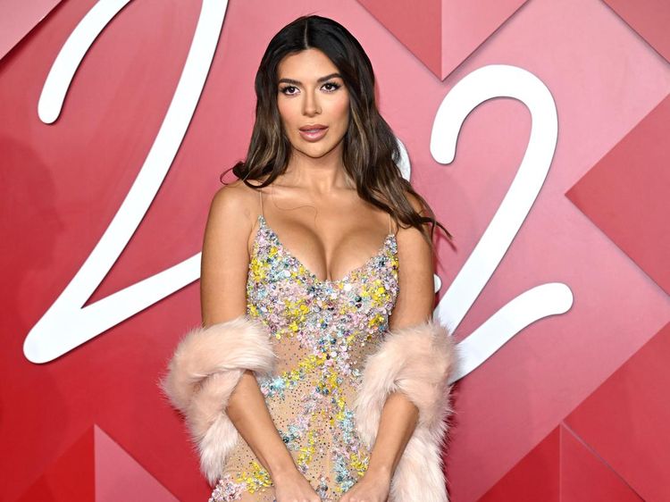 Gaya Amanda Holden hingga Ekin-Su di British Fashion Awards 2022