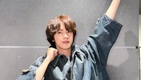 Jin BTS dikabarkan akan segera menjalani kewajiban militernya. Tepat tanggal 13 Desember mendatang, personel BTS akan melaksanakan hari pertama wajib militernya. Foto: Instagram/jin