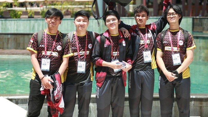 Beberapa perwakilan Indonesia di IESF 14th World Esports Championships Bali 2022, usai bertanding hari ini. Tim Dota 2, Mobile Legends, & CS:GO Female menang.