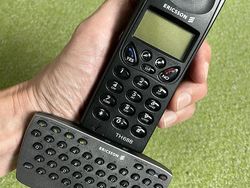 Deretan HP Jadul Berdesain Nyeleneh Bikin Tercengang, Pernah Lihat?