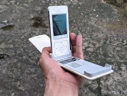 Deretan HP Jadul Berdesain Nyeleneh Bikin Tercengang, Pernah Lihat?