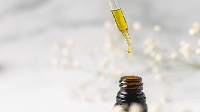 Ilustrasi minyak esensial.