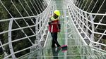 Potret Jembatan Kaca Pertama di Bromo, Siap Jadi Magnet Wisatawan