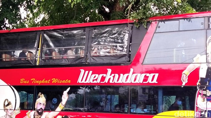 Iriana Jokowi dan keluarga berkeliling Kota Solo dengan bus tingkat atau Werkudara, Selasa (6/12/2022)