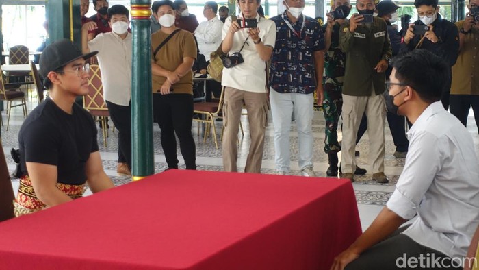 Kaesang menjalani gladi akad nikah dan panggih manten di Pendopo Royal Ambarrukmo, Sleman, DIY, Selasa (6/12/2022).