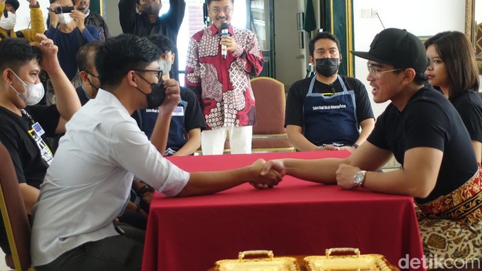 Kaesang menjalani gladi akad nikah dan panggih manten di Pendopo Royal Ambarrukmo, Sleman, DIY, Selasa (6/12/2022).