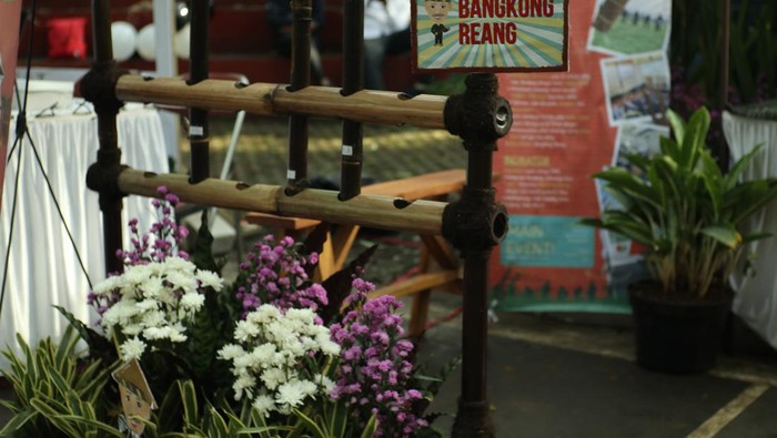 Kegiatan seni mahasiswa ilmu komunikasi Telkom University.