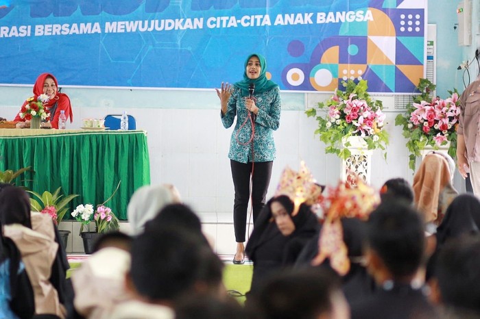 Ketua TP PKK Kota Kediri Ferry Silviana Abu Bakar
