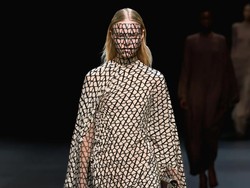 10 Koleksi Busana Valentino Spring/Summer 2023, Hadir dalam Warna Netral