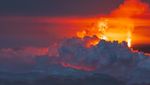Langit Hawaii Merah Membara Terbias Letusan Gunung Mauna Loa