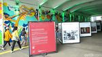 Melihat Pameran Foto Hari HAM Sedunia di Terowongan Kendal