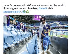 Heran Fans Jepang Tetap Bersihkan Stadion Walau Disikat Kroasia