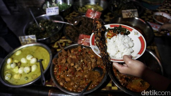 Nih, Kuliner Legendaris Mangut Lele Favoritnya Erina Gudono